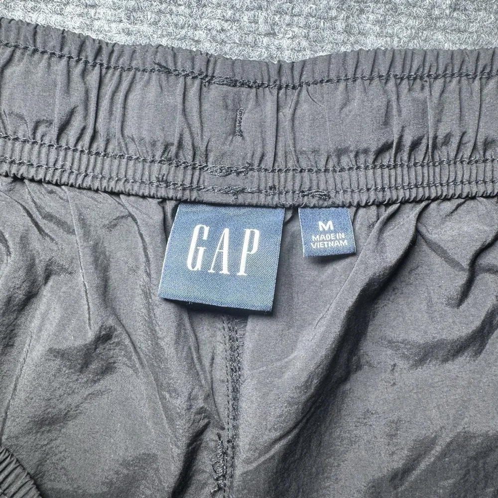 Gap Shorts Trail Hiking‎ Cargo Short 100% Nylon Men Size Medium Black 6 Inch NWT